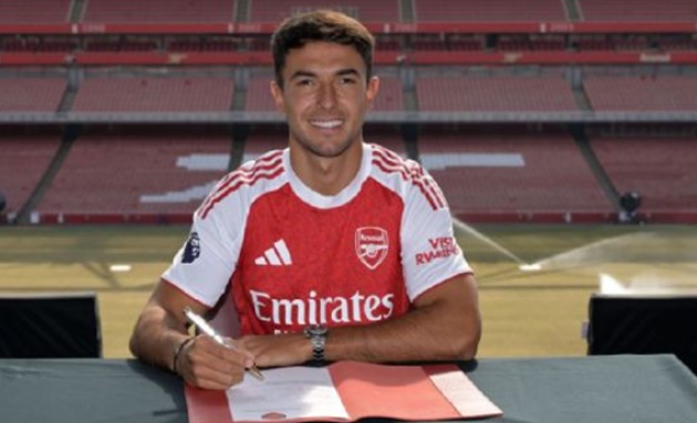 Zubimendi chuyển đến Arsenal từ câu lạc bộ Real Sociedad.