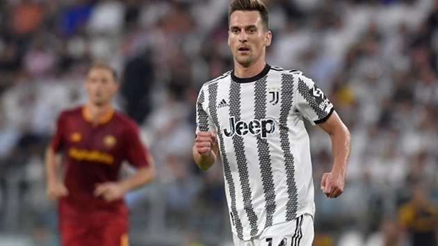 Juventus vẫn hỗ trợ Milik thời gian qua