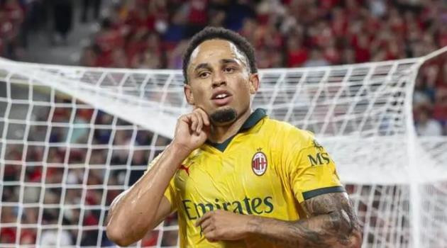 Ảnh bài viết Leeds cân nhắc chiêu mộ Noah Okafor từ AC Milan