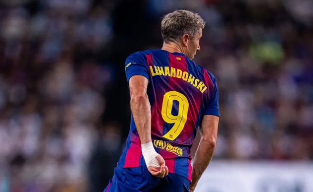 Lewandowski gần như lỡ vòng đầu tiên tại La Liga 2025/26