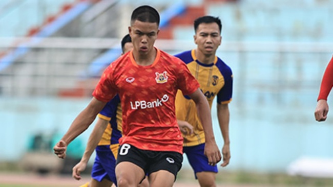 Chung Nguyen Do trong màu áo Ninh Bình.