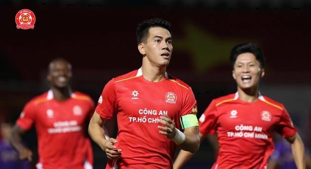 Tiến Linh lập công trong ngày đầu tiên khoác áo CLB Công An TPHCM tại V-League 2025/26.