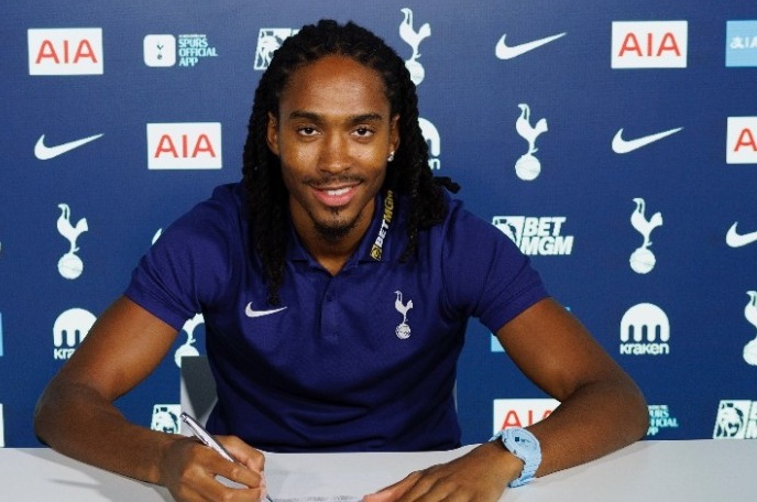 Ảnh bài viết CHÍNH THỨC! Djed Spence ký hợp đồng mới với Tottenham