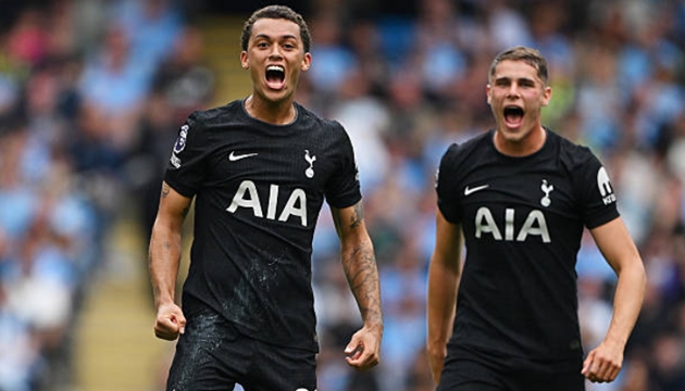 Brennan Johnson - 8.2 điểm: Mở tỷ số cho Spurs bằng một pha dứt điểm lạnh lùng và chính xác. Tốc độ và khả năng di chuyển không bóng của anh liên tục là mối đe dọa thường trực cho hàng thủ Man City.