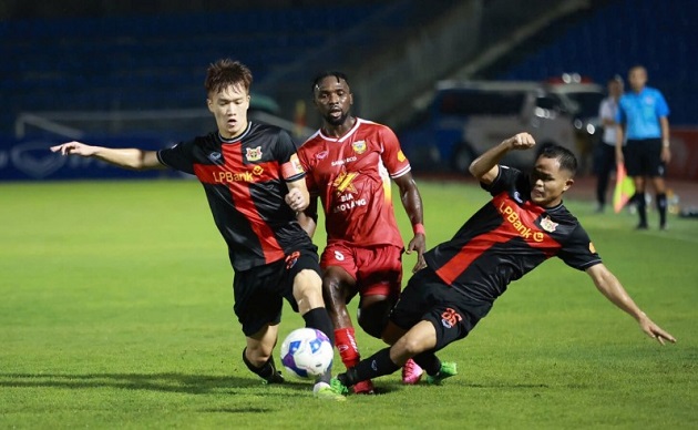 CLB Ninh Bình khởi đầu với 2 chiến thắng liên tiếp.