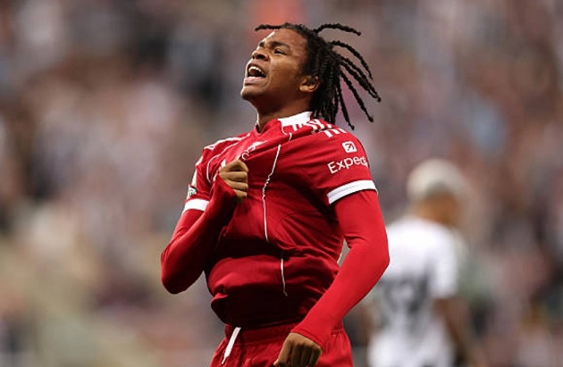 Ảnh bài viết Chelsea tức giận, chặn tuyển trạch viên Liverpool vì Ngumoha