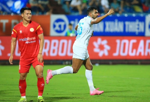 Ảnh bài viết Ngoại binh thi nhau tỏa sáng, Nam Định trở lại mạch thắng