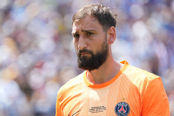 Donnarumma chuẩn bị cập bến Man City.