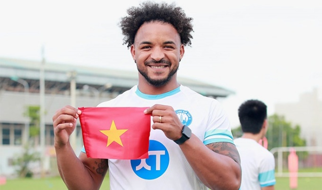 Xuân Son gắn bó và yêu Việt Nam.