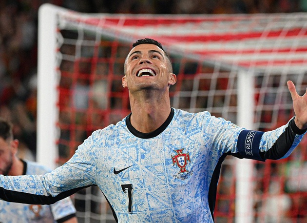 Ảnh bài viết Ronaldo lập cú đúp, Bồ Đào Nha hủy diệt Armenia