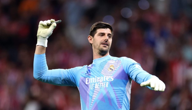 Courtois cũng là một trong số những đội trưởng của Los Blancos.