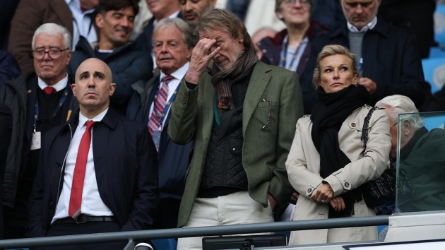 Thành tích ngày càng đi xuống khiến chủ MU đau đầu.