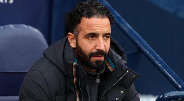 HLV Amorim kiên định với sơ đồ 3-4-3.