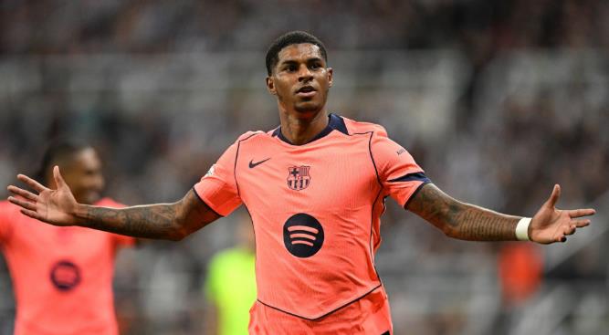 Rashford vừa tỏa sáng tại Champions League.