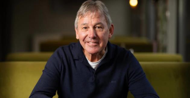 Ảnh bài viết Bryan Robson: 'Tôi sẽ kiếm được 500.000 bảng mỗi tuần nếu thi đấu bây giờ'