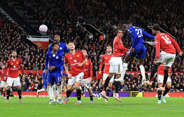 Chalobah khiến NHM Man Utd sống trong lo sợ ở những phút cuối.