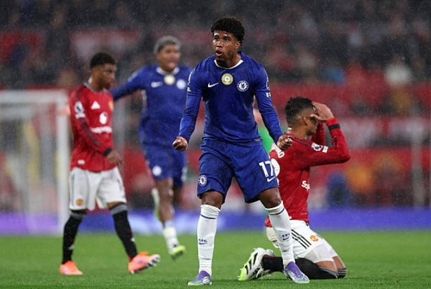 Ảnh bài viết Nhận thẻ đỏ oan nghiệt, Casemiro suýt khiến MU mất điểm trước Chelsea