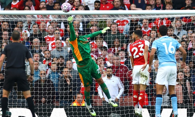 Donnarumma, một thủ thành giỏi phản xạ, là điểm tựa cho hàng thủ Man City