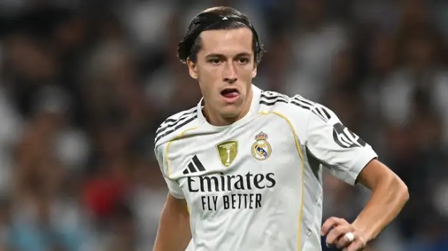 Alvaro Carreras gây ấn tượng mạnh mẽ ở Real Madrid.