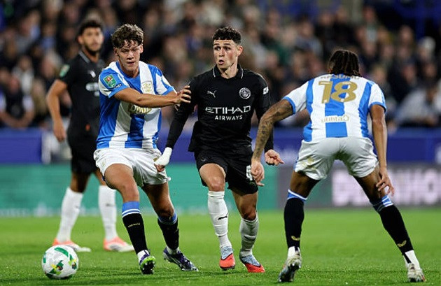 Foden tỏa sáng trước Huddersfield.