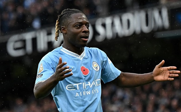 Doku có thể khiến hậu vệ Burnley trải qua 90 phút mệt mỏi.