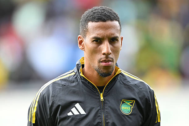 Ảnh bài viết Người cũ Arsenal thông cảm với tình cảnh của Raheem Sterling