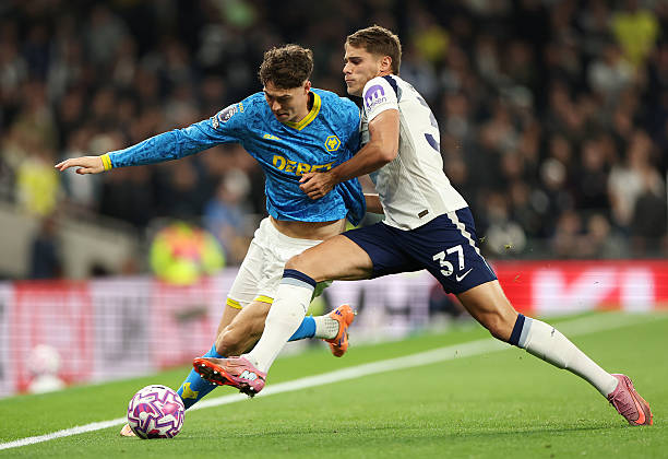 Tottenham vẫn chưa thể đánh bại Wolves.