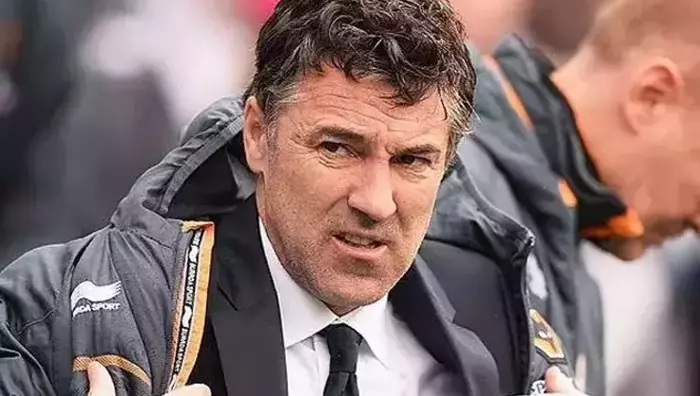 Saunders từng chơi cho cả hai đội.