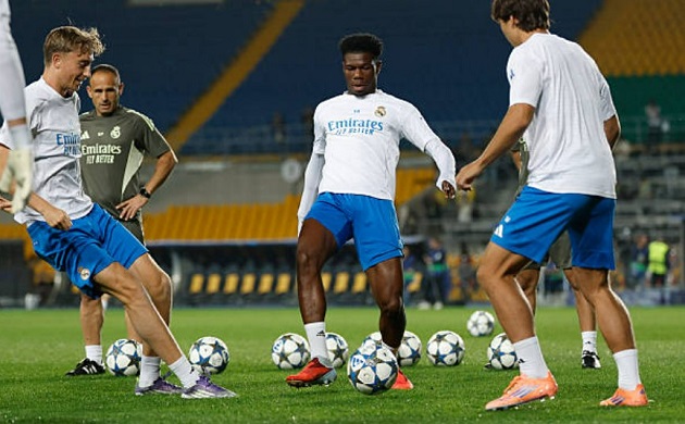 Ảnh bài viết CĐV biến Almaty thành pháo đài cho Real Madrid