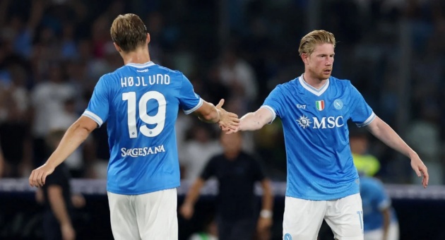 Ảnh bài viết Hojlund hài hước: "Ghi 2 bàn từ kiến tạo của De Bruyne không có trong kịch bản 2025 của tôi"