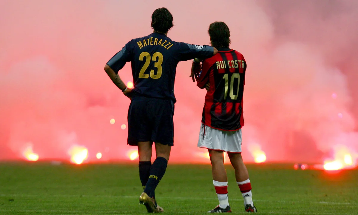 Khoảnh khắc đáng nhớ giữa Materazzi và Rui Costa tại San Siro năm 2005