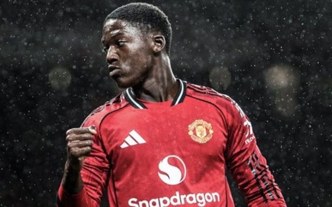 Ảnh bài viết Chuyển nhượng tối 5/10: MU nguy cơ mất Mainoo vào tay Napoli; Liverpool nhắm sao PSG thay Van Dijk