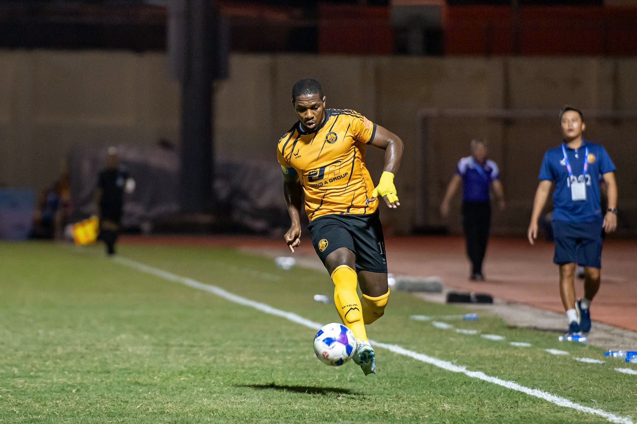 Ảnh bài viết VFF hỗ trợ nhập tịch thêm tiền đạo cho tuyển Việt Nam của HLV Kim Sang-sik