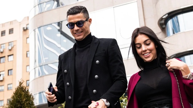 Vợ chưa cưới của Ronaldo đã tham gia Youtube.