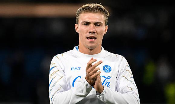 Rasmus Hojlund gây ấn tượng trong màu áo Napoli.