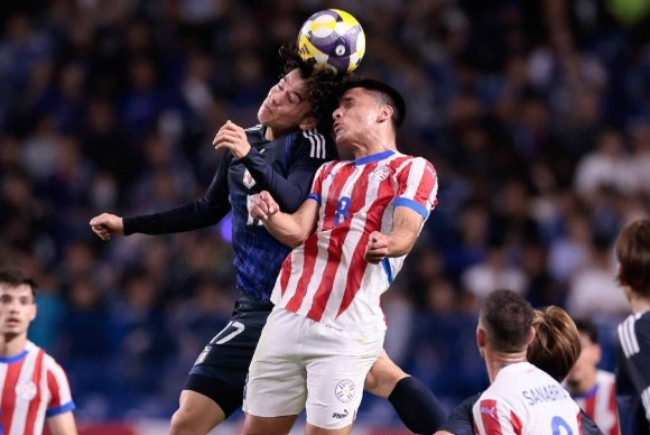 Nhật Bản hòa 2-2 Paraguay.