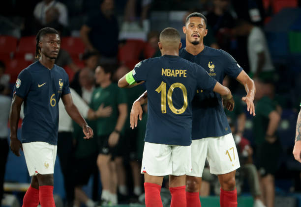 Ảnh bài viết Saliba tiết lộ phẩm chất đội trưởng của Mbappe