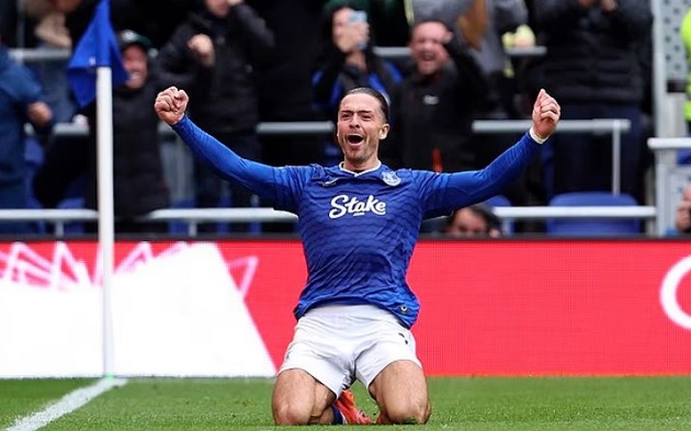 Grealish không thể ra sân vì đang là người thuộc biên chế Man City.