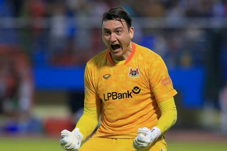 Ảnh bài viết Động thái thú vị của Văn Lâm ở trận Ninh Bình vs Hà Nội FC