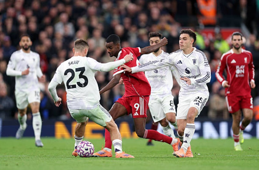 Luke Shaw (7.1 điểm): Màn trình diễn ấn tượng từ đầu đến cuối. Khả năng xử lý bóng gọn gàng dưới áp lực của anh đã khởi đầu cho đợt tấn công dẫn đến cơ hội của Fernandes, đồng thời có những pha tắc bóng quan trọng trước Chiesa và Mac Allister.