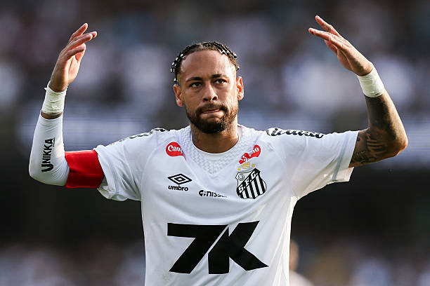 Neymar có thể tái ngộ với hai người đồng đội cũ, Lionel Messi và Luis Suarez tại Inter Miami.