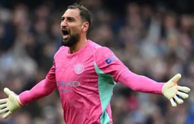 Ảnh bài viết Pep thay đổi để xây dựng hệ thống Man City xoay quanh Donnarumma