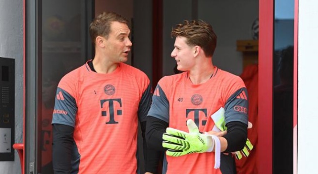 Ảnh bài viết Bayern Munich đấu Gladbach: Vincent Kompany xác nhận Jonas Urbig bắt chính thay Manuel Neuer