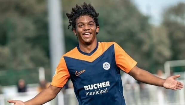 Ảnh bài viết Barcelona và Arsenal tranh chữ ký Lacine Megnan-Pave tuổi 15