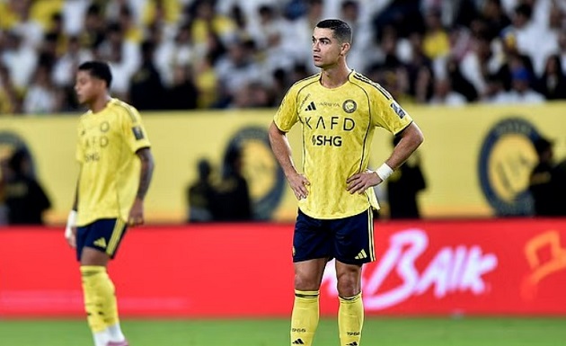 Ảnh bài viết Ronaldo tự khích lệ, đá phạt trúng rào, Al-Nassr bị loại khỏi Cúp Nhà vua