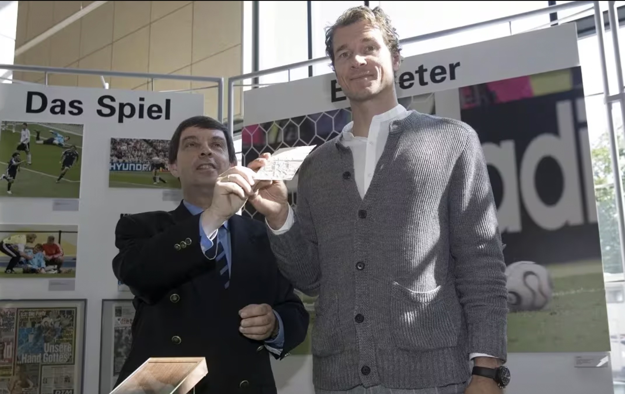 Lehmann và mẩu giấy đặc biệt