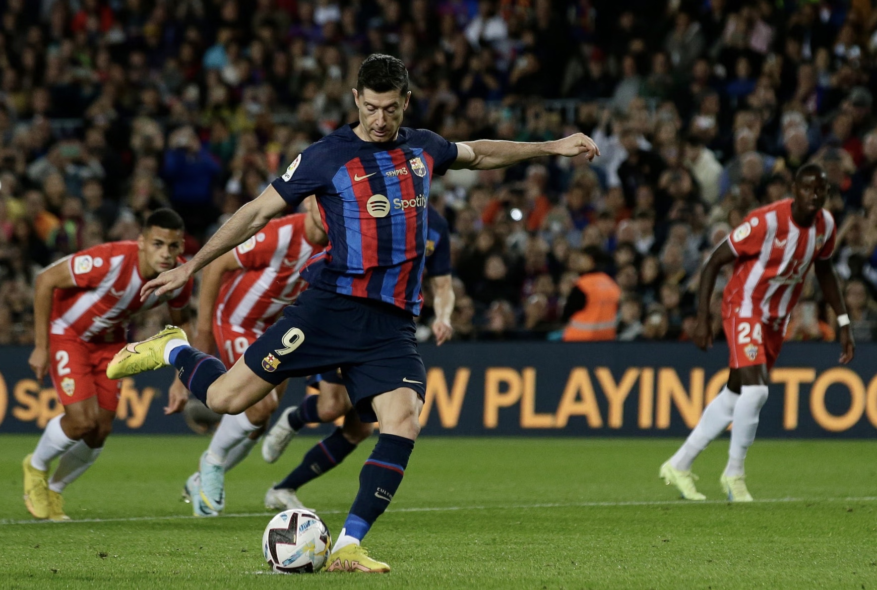 Lewandowski có tỉ lệ sút phạt gần 90% trong 98 quả penalty từng thực hiện