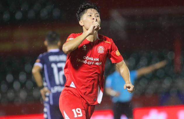 Quốc Cường đưa chủ nhà vượt lên dẫn 1-0. Ảnh: Fanpage CLB CA TP.HCM.