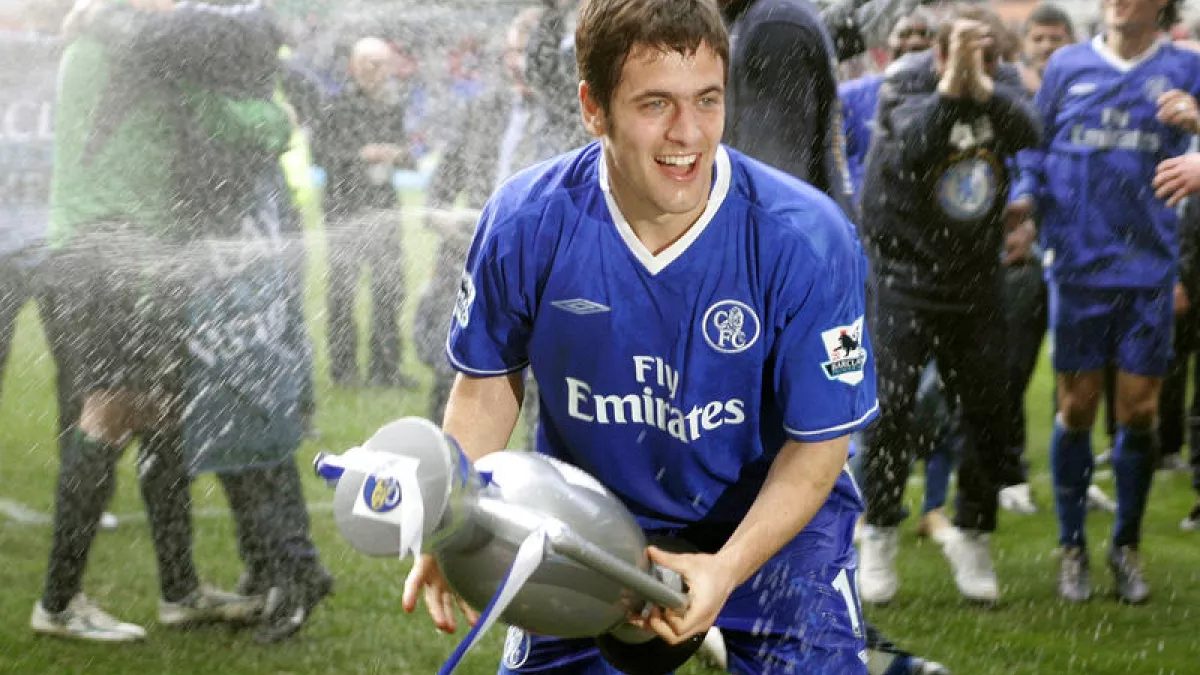 Joe Cole từng cùng Chelsea vô địch nhiều danh hiệu quốc nội