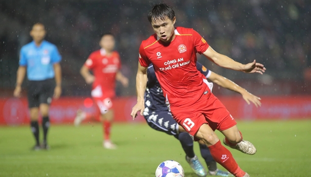 Ảnh bài viết Làn gió mới cho hàng thủ, HLV Kim Sang-sik gọi Khổng Minh Gia Bảo